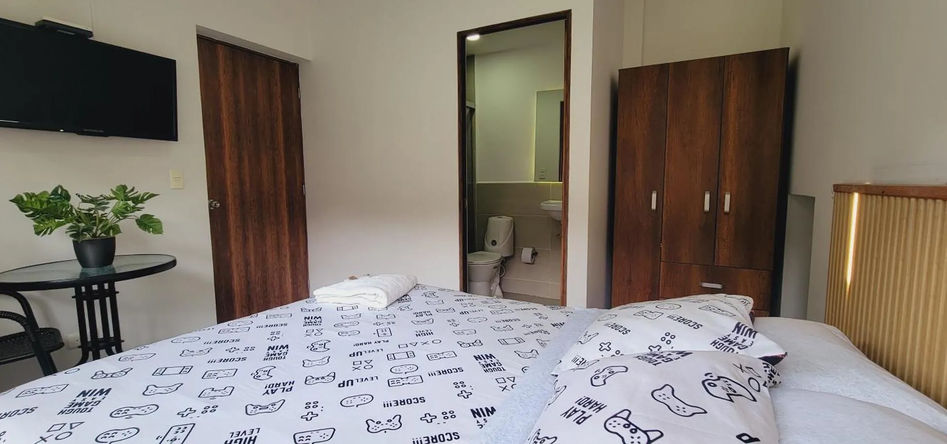 Pensionat Amazing House With Turkish Steam Room Near Exito Laureles Medellín Colombia