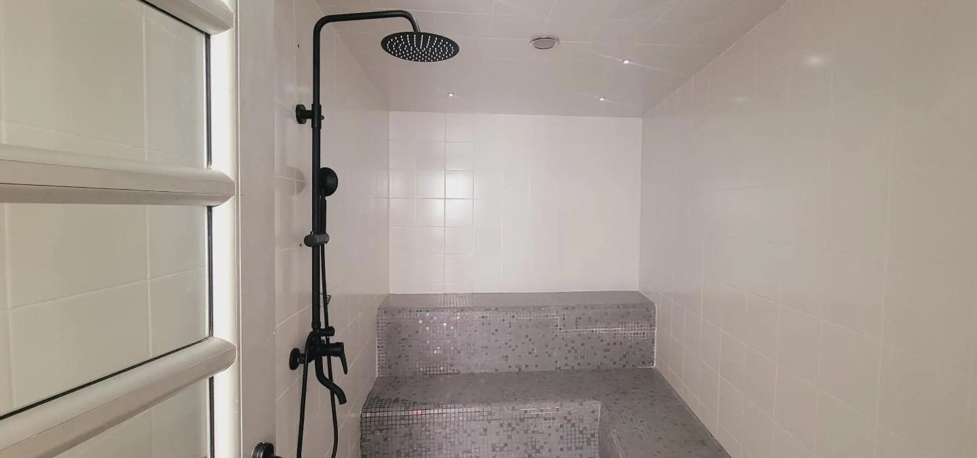 Amazing House With Turkish Steam Room Near Exito Laureles Medellín 0*,