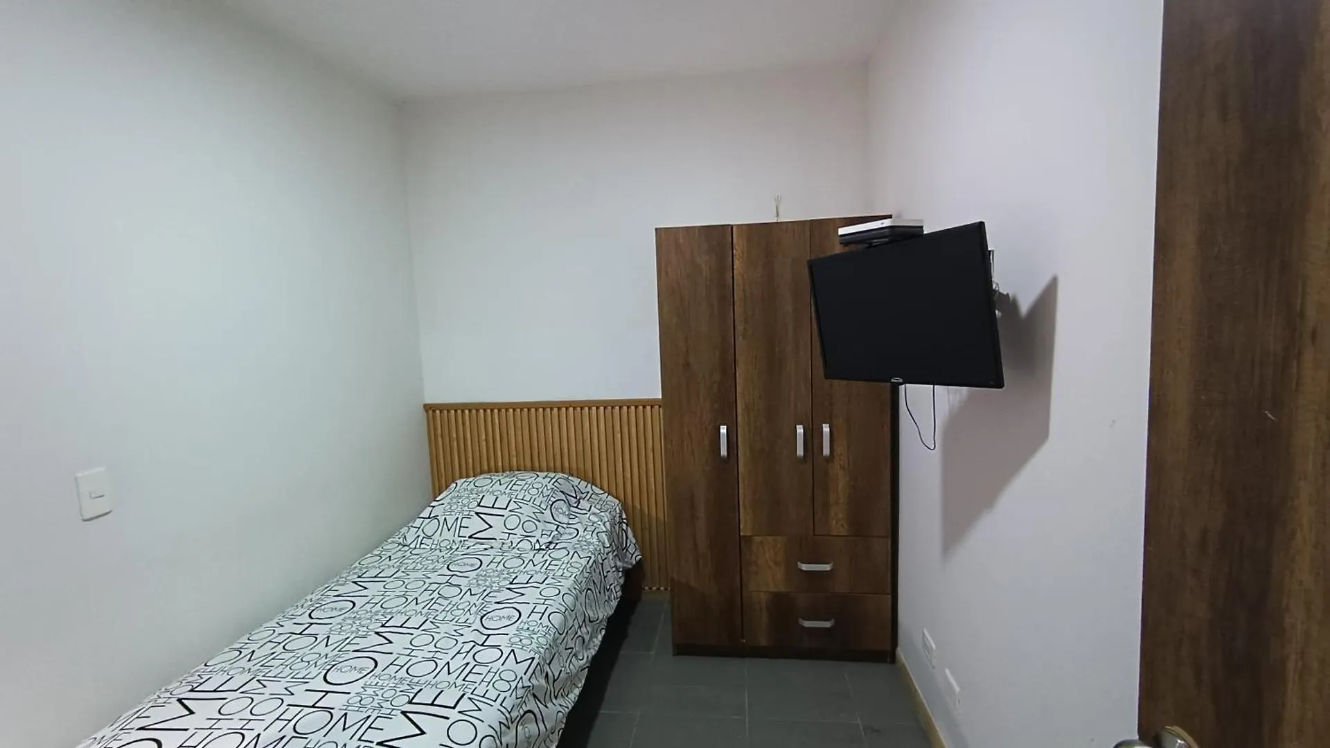 Amazing House With Turkish Steam Room Near Exito Laureles Medellín Pensionat