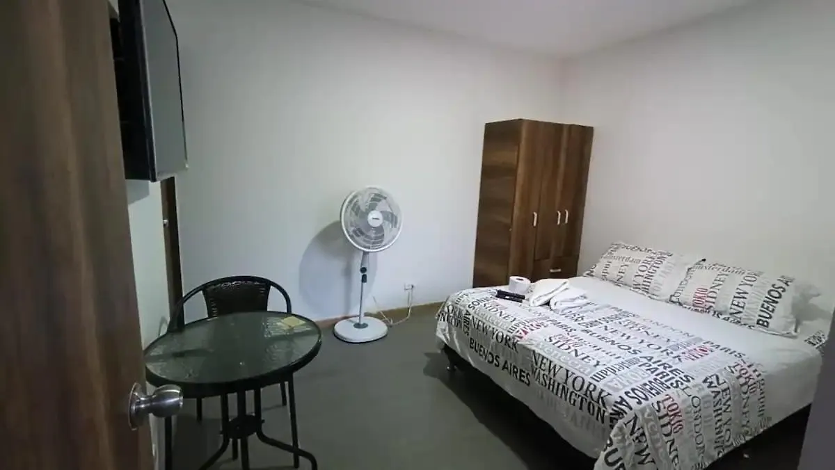 Pensionat Amazing House With Turkish Steam Room Near Exito Laureles Medellín