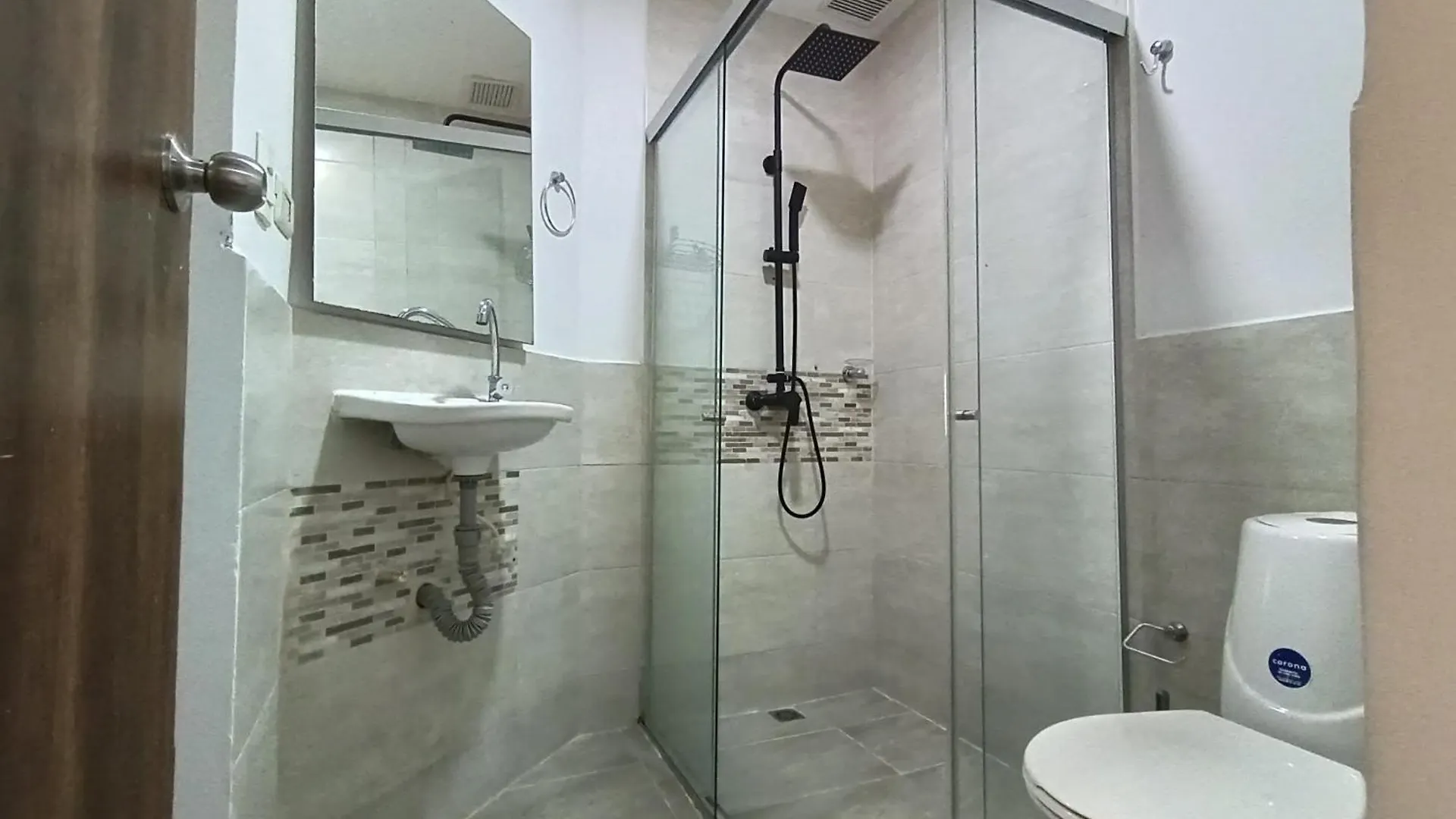 Amazing House With Turkish Steam Room Near Exito Laureles Medellín